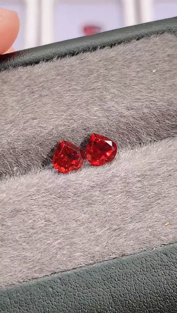 银S925镶嵌裸石石榴石1.82-199两粒天然石榴石