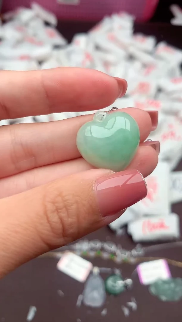 【闪购商品】翡翠颈饰未镶嵌一