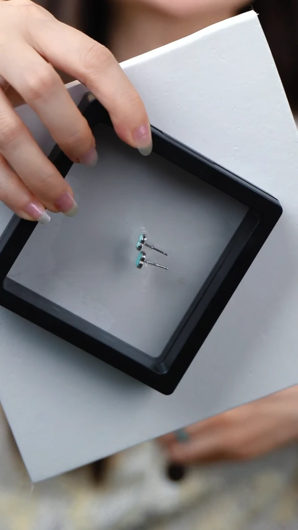 玛瑙/玉髓耳钉未镶嵌绿松