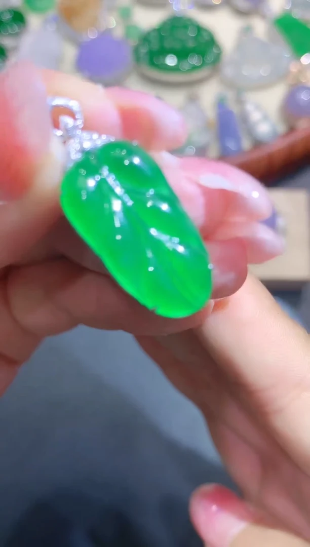 18K金镶嵌定制翡翠24团购