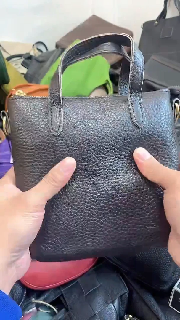 头层牛皮小方包666.