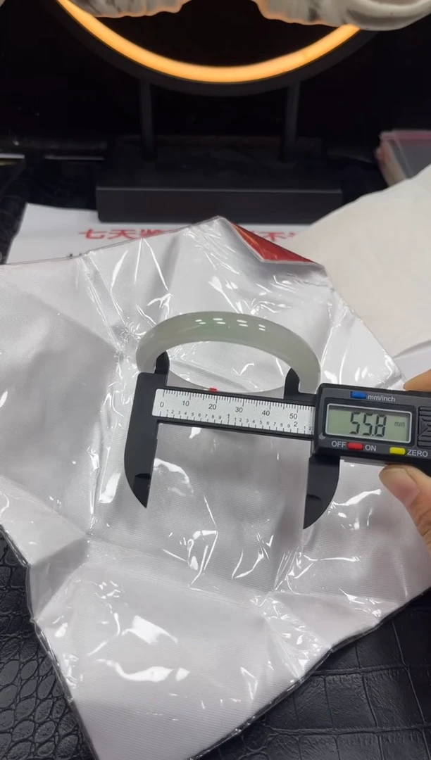 宁宁85号高冰大气手镯