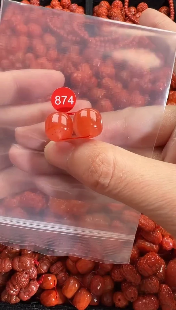 颈饰未镶嵌南红玛瑙1