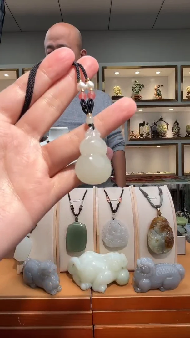 颈饰未镶嵌和田玉苏