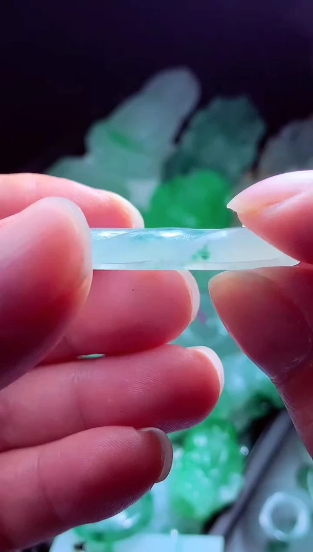 未镶嵌定制翡翠蓝**?翡翠毛货定制