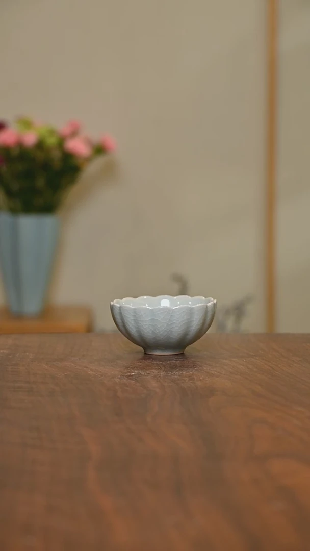 菊瓣杯 粉青釉 微瑕 朱家汝窑款