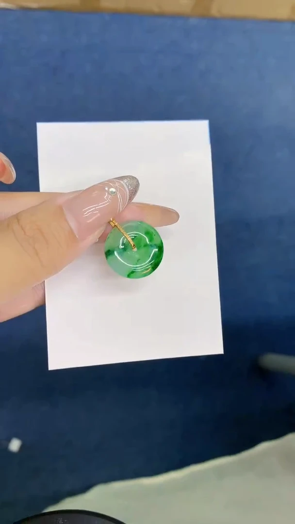 颈饰18K金镶嵌翡翠1