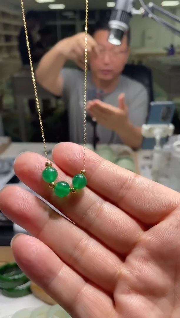 未镶嵌颈饰玛瑙/玉髓多样性发货其一