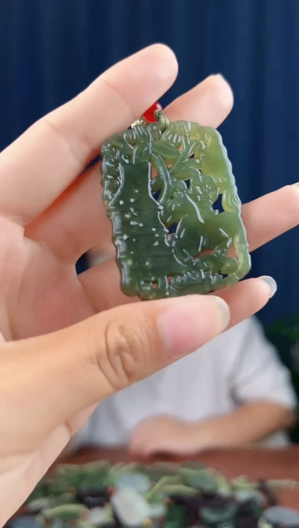 未镶嵌和田玉挂件拍一发一，多样性发货