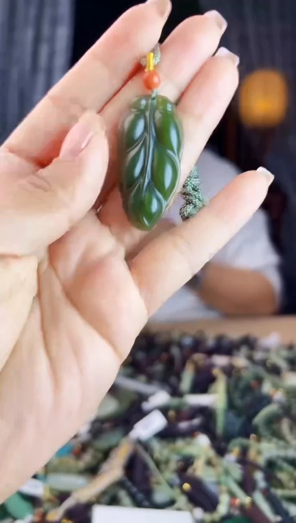 未镶嵌和田玉挂件1