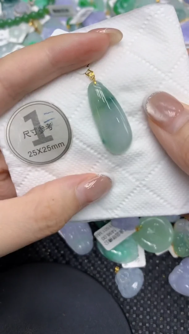 颈饰18K金镶嵌翡翠111111
