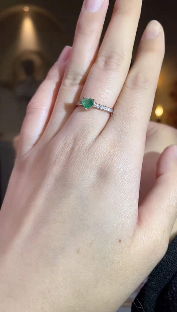 银S925镶嵌手饰祖母绿手饰