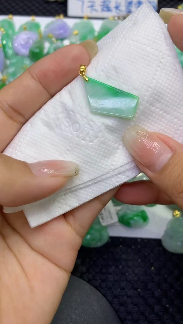 颈饰未镶嵌翡翠天然缅甸A货翡翠