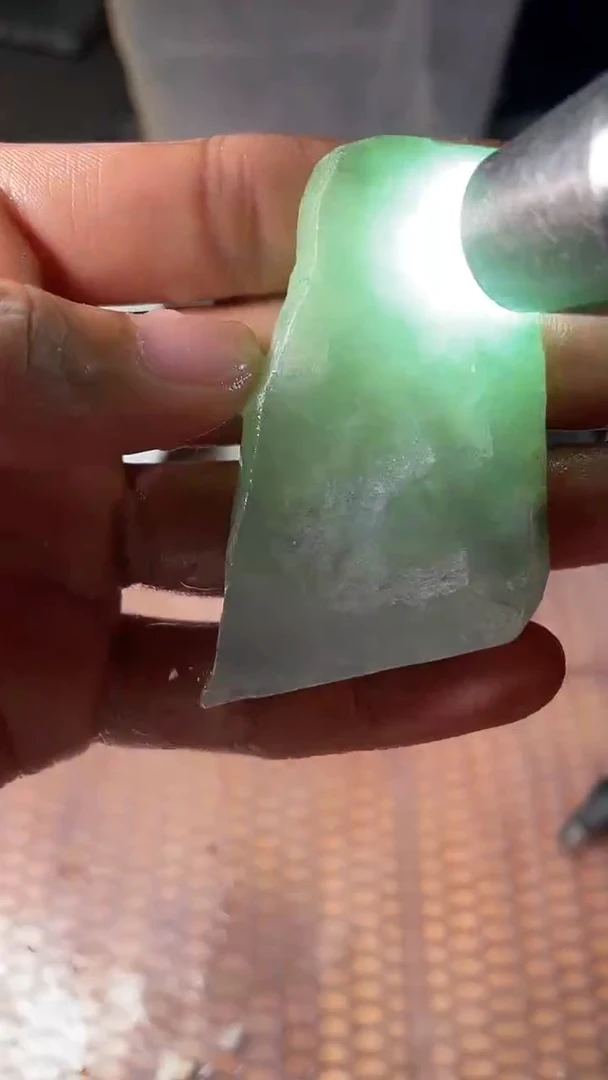 翡翠裸石天然缅甸A货翡翠，退货扣20证书费下单默认同意此项