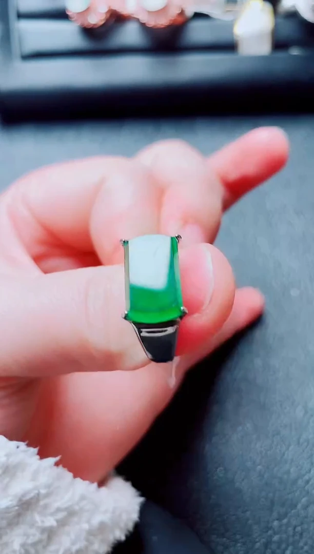 银S925镶嵌戒指翡翠1111