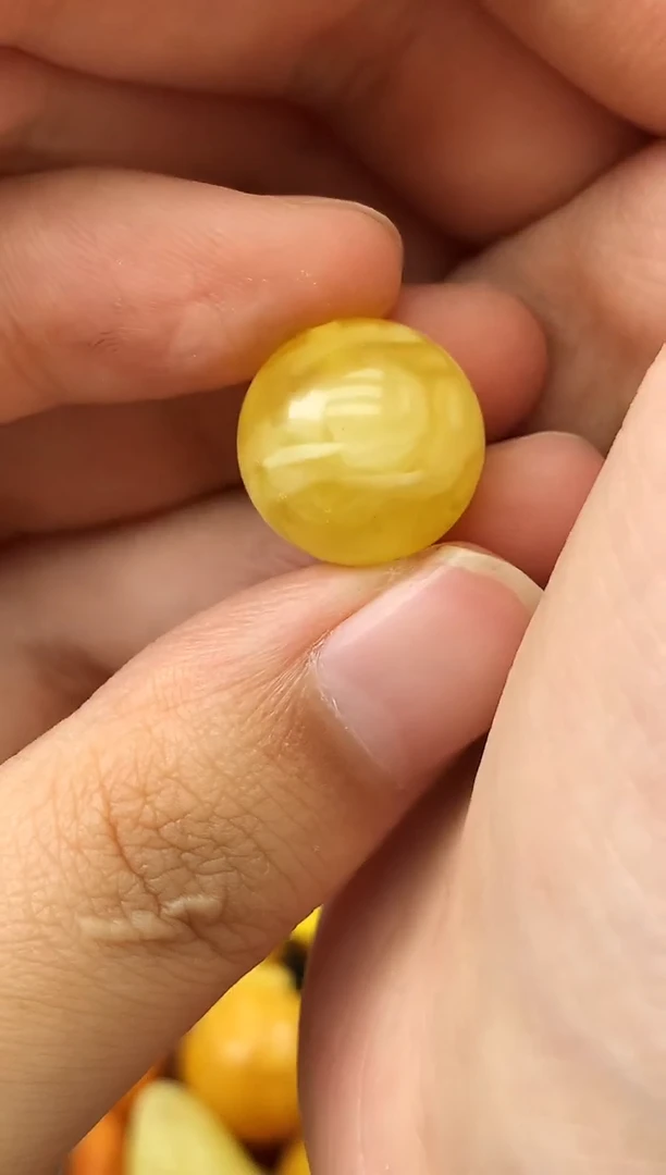 未镶嵌琥珀珠宝奇石259