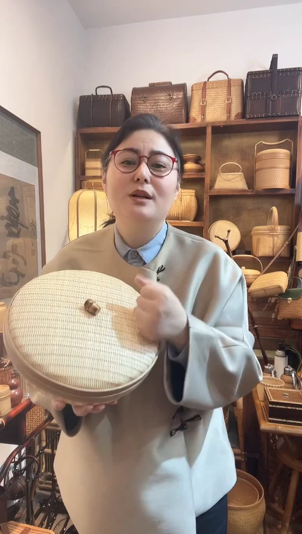 手工竹编带盖收纳筐