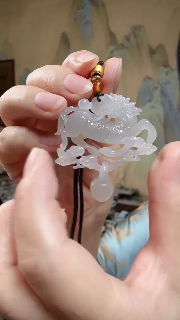 颈饰未镶嵌和田玉.