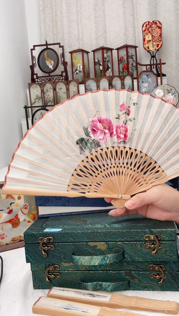 扇子熊*?苏绣作品手工折扇