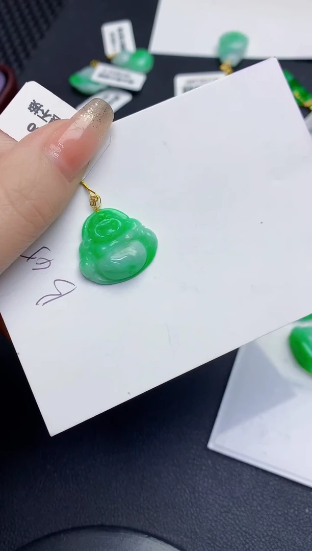 颈饰18K金镶嵌翡翠缅甸天然翡翠A货