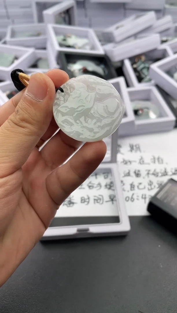 翡翠未镶嵌颈饰..../8/18/ 287