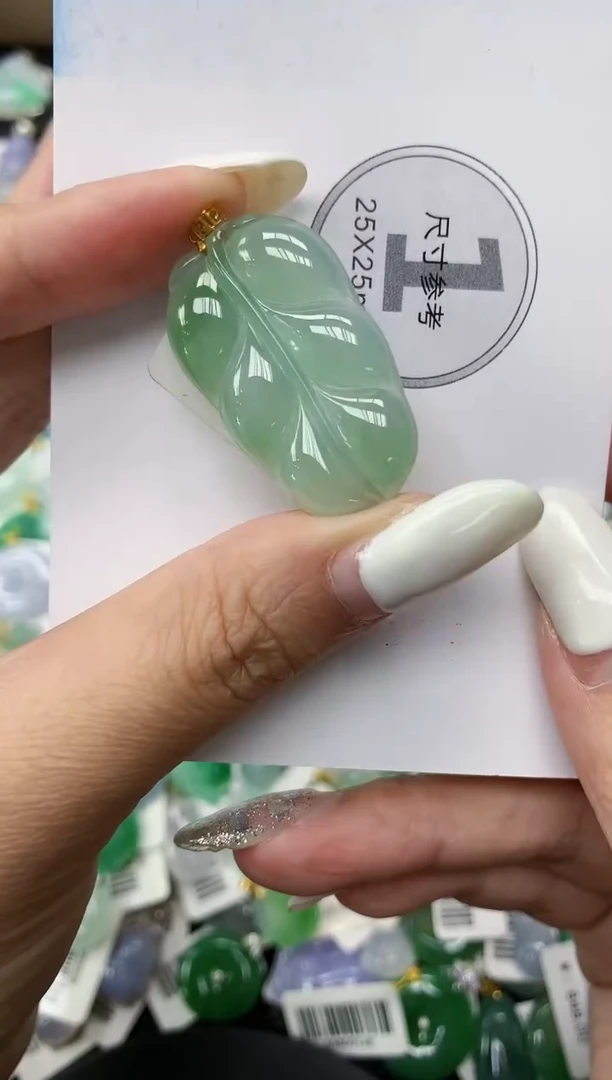颈饰18K金镶嵌翡翠11111111111