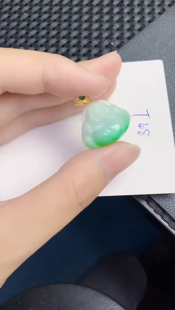 翡翠未镶嵌颈饰天然翡翠緬甸A貨