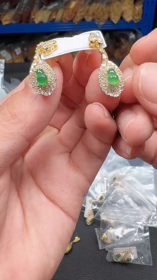 翡翠未镶嵌耳饰c482