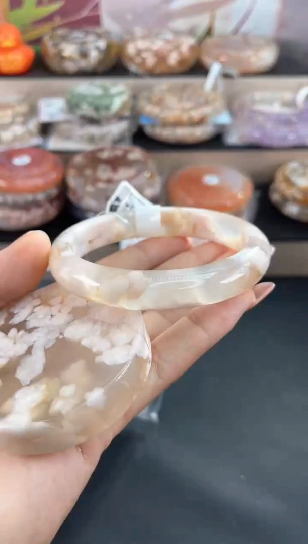 未镶嵌手镯石英质玉62