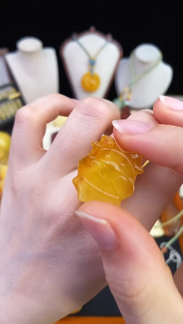 琥珀未镶嵌珠宝奇石柒月