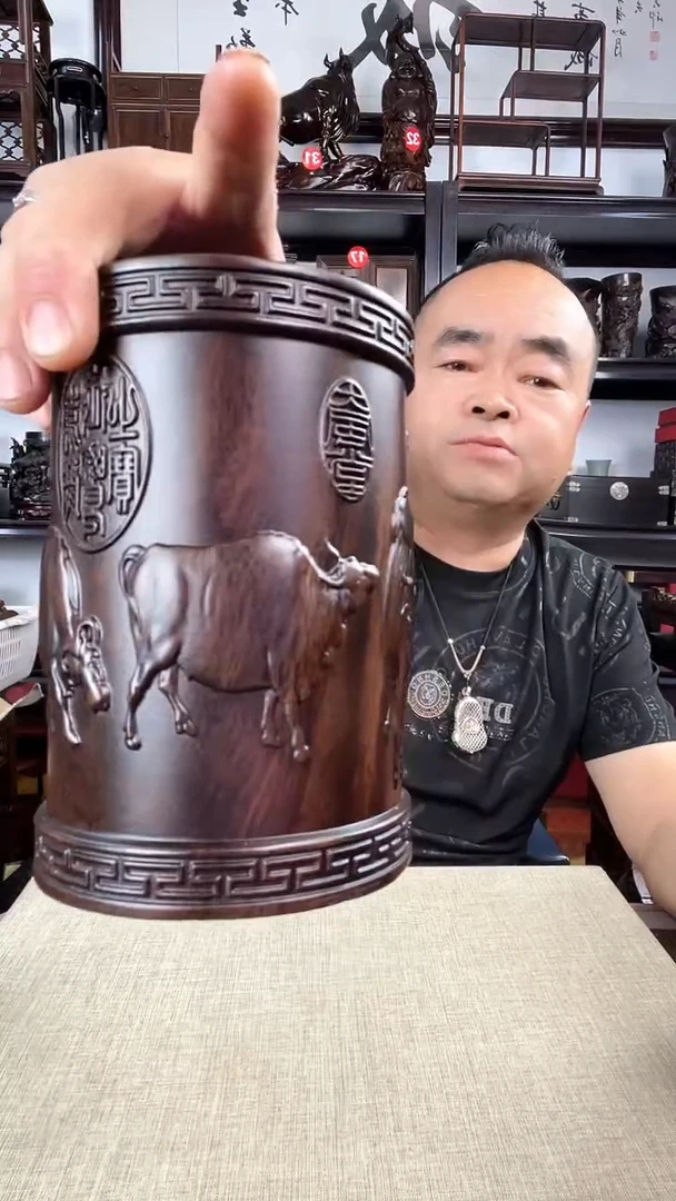 木牛笔筒老李红木工艺品