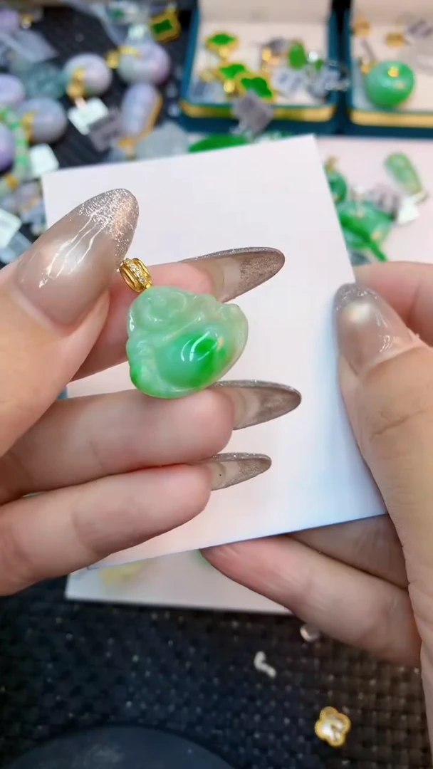 颈饰未镶嵌翡翠1