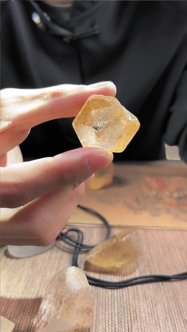 未镶嵌吊坠(赠链)水晶水晶