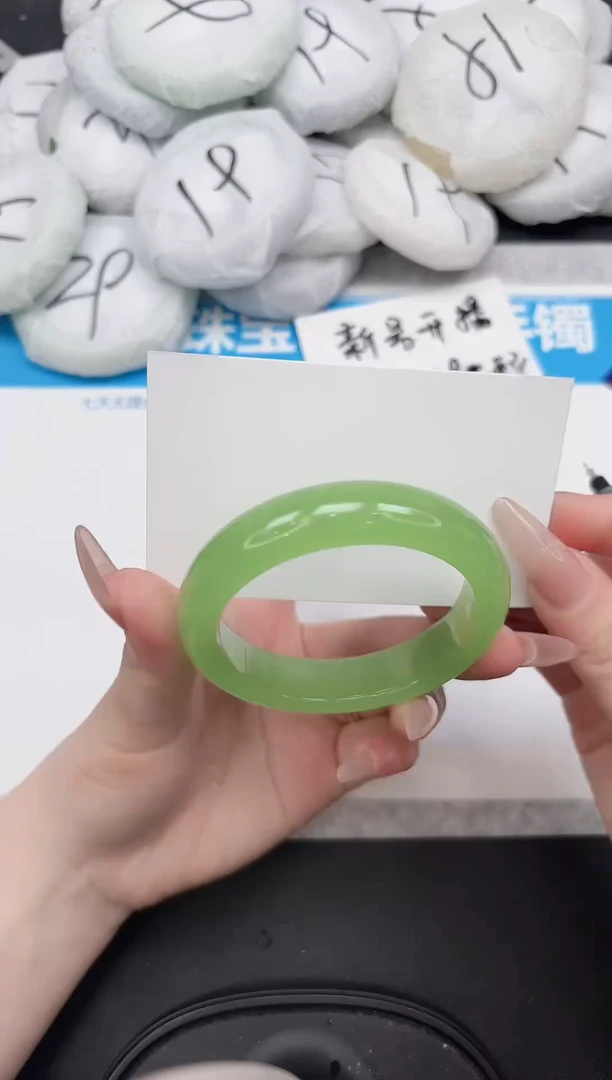 未镶嵌手镯石英质玉65-53