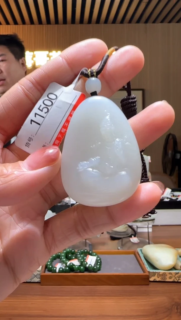 颈饰未镶嵌和田玉1