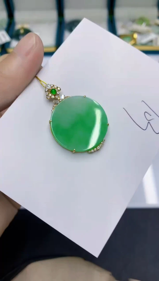 颈饰18K金镶嵌翡翠翡翠