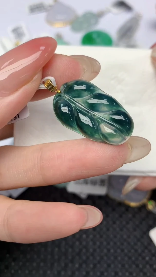 翡翠18K金镶嵌颈饰天然翡翠a货