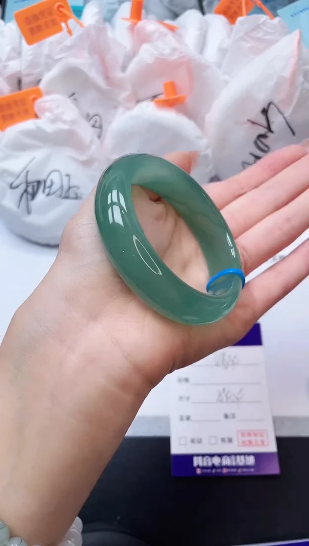 未镶嵌手镯石英质玉5V64-54