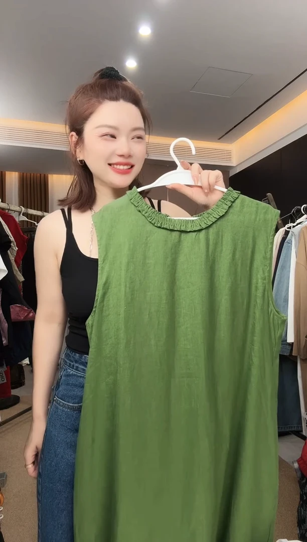 绿色麻料连衣裙领口花边