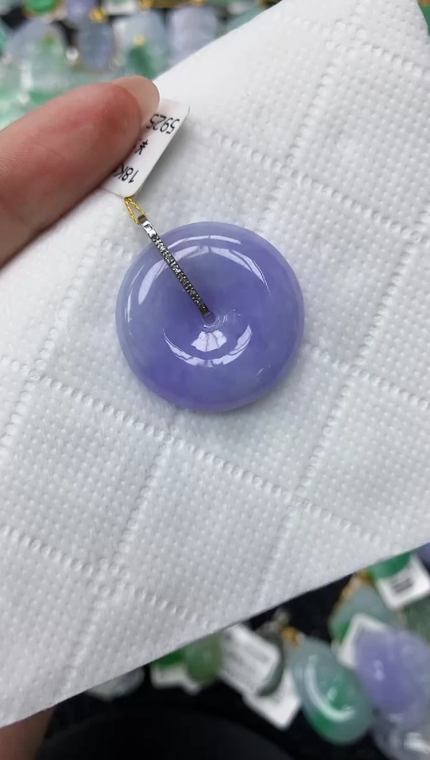 翡翠18K金镶嵌颈饰1111111111