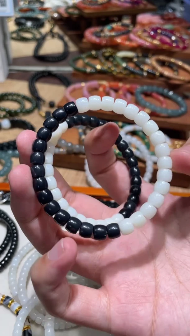 未镶嵌手串和田玉7mm直切黑白和田玉手串