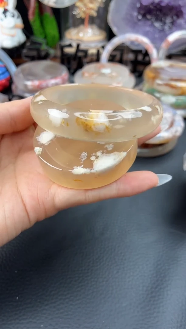 未镶嵌手镯（圆镯）石英质玉D****光58