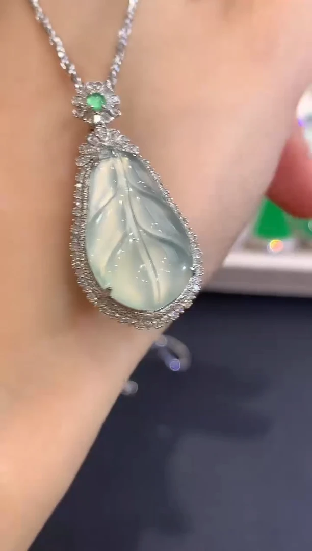 吊坠(不含链)18K金镶嵌翡翠q65