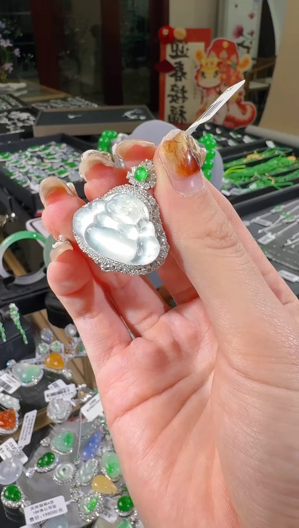 【闪购商品】翡翠吊坠(不含链)18K金镶嵌佛公