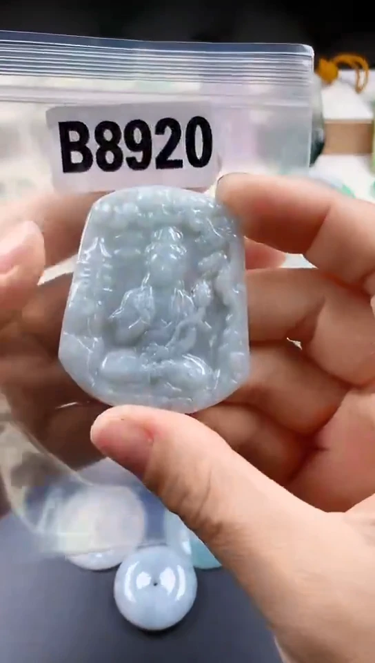 颈饰未镶嵌翡翠天然翡翠吊坠挂件