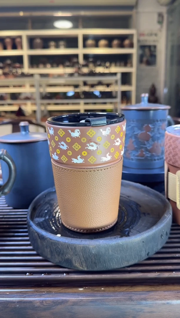 车载杯坭兴陶作品