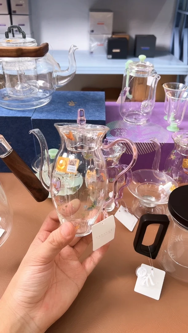 禾器 花蓉壶蝶恋花浅粉色