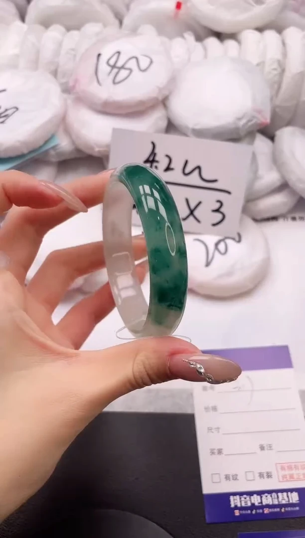 【闪购商品】石英质玉手镯未镶嵌4K317-57