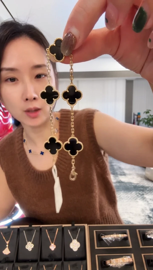 18K金镶嵌手链玛瑙/玉髓K黄黑五花手链