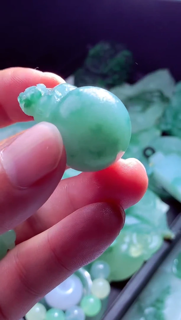 未镶嵌定制翡翠二**?翡翠毛货定制g